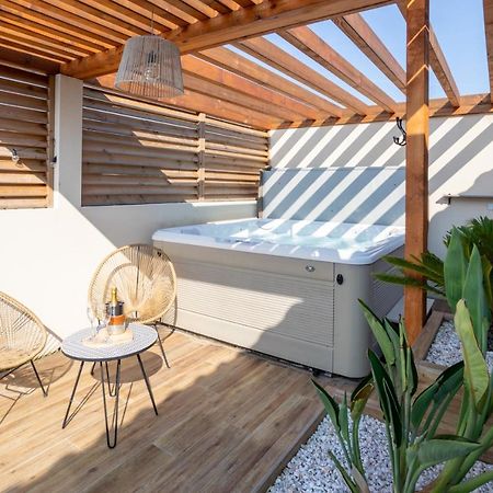 L'Entre Deux-Suite Romantique - Jacuzzi Privatif - Clim Reversible - Wifi Le Somail Buitenkant foto