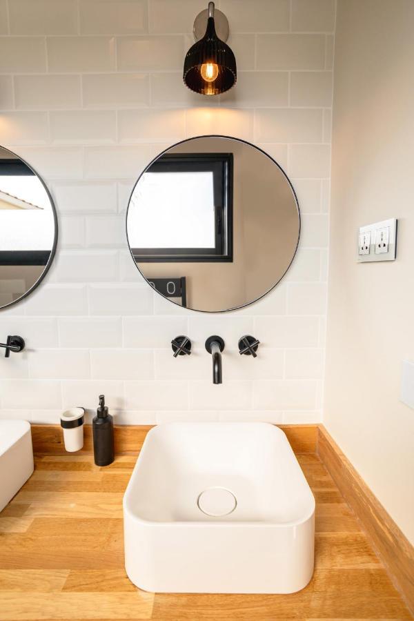 L'Entre Deux-Suite Romantique - Jacuzzi Privatif - Clim Reversible - Wifi Le Somail Buitenkant foto