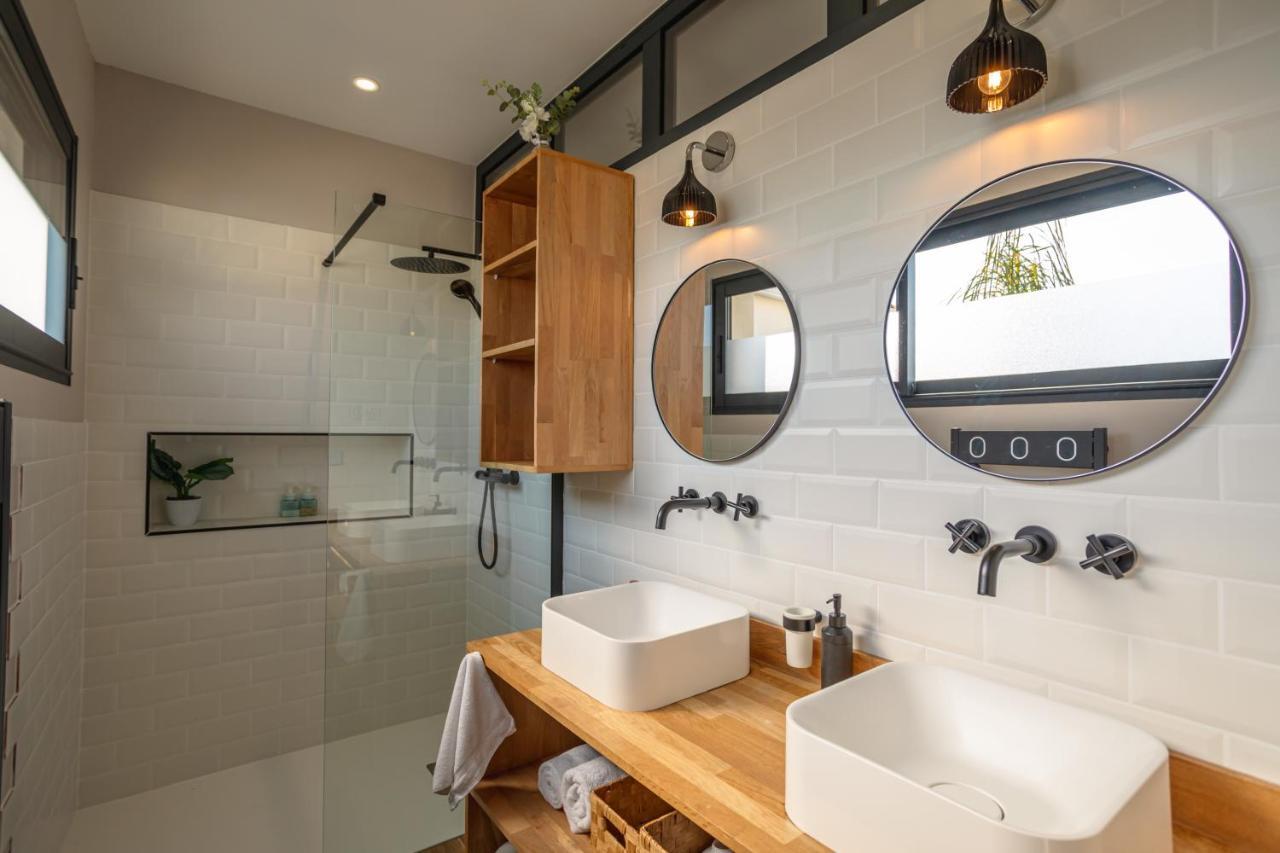L'Entre Deux-Suite Romantique - Jacuzzi Privatif - Clim Reversible - Wifi Le Somail Buitenkant foto